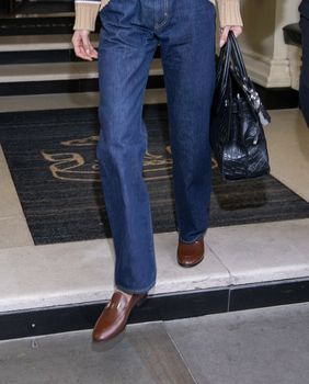 Smeđe mokasinke svakom izdanju donose dozu profinjenosti