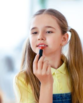 Je li šminki mjesto u školi?