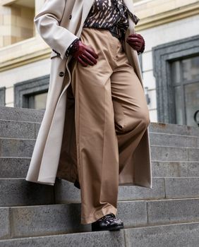 Hlače s vunom istovremeno su tople i elegantne