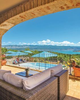 Terase u okolici Rijeke na Airbnb-u - 10