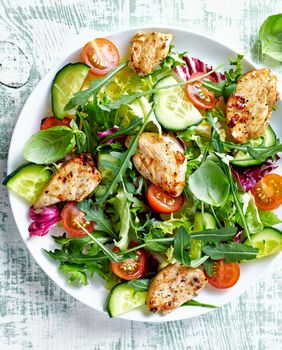 Salata s piletinom
