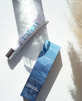 L'ADRIA Brightening perfecting serum