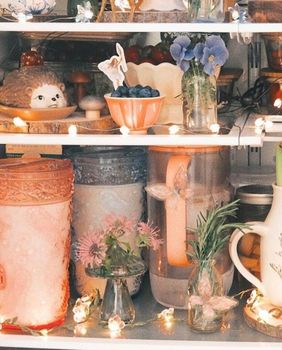 Dekorirana unutrašnjost hladnjaka