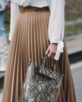 Midi suknje A-kroja nikad ne izlaze iz mode