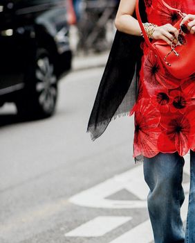 Spoj haljine i hlača u street style izdanju s Tjedna mode