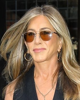 Jennifer Aniston obožava nositi odjeću crne boje - 4