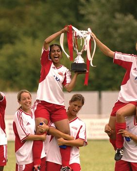 Bend It Like Beckham je film iz 2002. godine