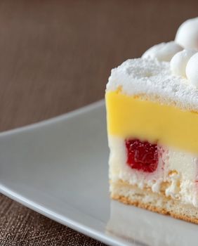 Papin kolač s malinama