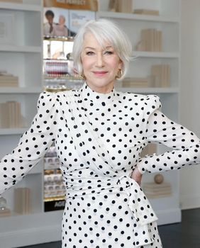 Helen Mirren izjavila je da nikad nije osjećala potrebu za djetetom niti gubitak zato što ga nije imala