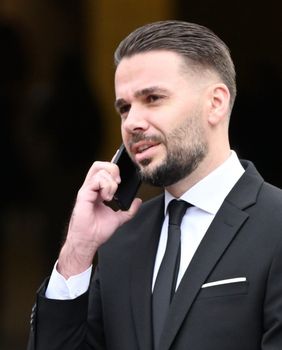 Klasično odijelo u street style izdanju sa zagrebačke špice