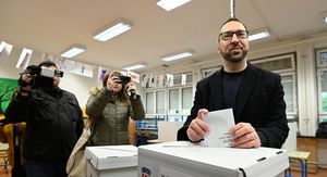 Tomislav Tomašević sa suprugom došao na glasanje - 1