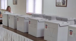 Pripadnici Hrvatske vojske u službi glasali su na posebnim biračkim mjestima - 2