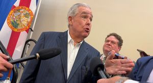 Milijarder s Floride, poznat po sklonosti bombonima s marihuanom, nudi 100.000 dolara za ime nove političke stranke