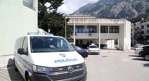 Evakuirano više škola zbog dojave o bombi