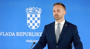 Ministar rada, mirovinskog sustava, obitelji i socijalne politike Marin Piletić