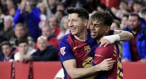 Lamine Yamal i Robert Lewandowski