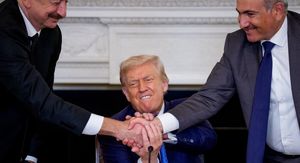 Donald Trump, azerbajdžanski predsjednik Ilham Alijev i armenski premijer Nikol Pašinjan