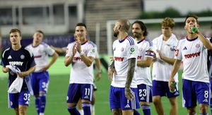 Igrači Hajduka pozdravili navijače