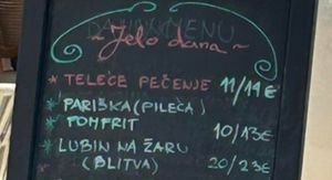 Pogreška na tabli ispred restorana