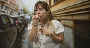 Kašalj kod srčanih bolesti: Kako prepoznati dolazi li problem iz srca ili pluća?