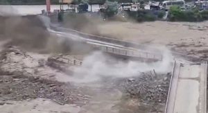 Prizori bujice koja nosi sve pred sobom