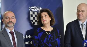 Branka Lozo predala DIP-u potpise za predsjedničku kandidaturu - 10