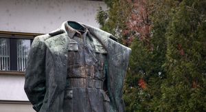 Ukradena glava s kipa Josipa Broza Tita