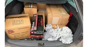 Policija pronašla pirotehniku kod vozača