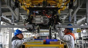 Rekordni pad investicija i maloprodaje — najveća ekonomija svijeta ulazi u opasnu zonu