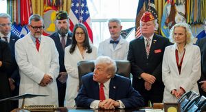 Trump potpisao povijesnu uredbu: Marihuana na popisu manje opasnih droga. Poticaj je to industriji vrijednoj 32 milijarde dolara