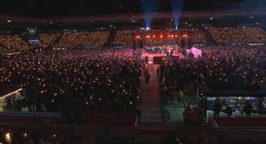 Tisuće navijača zapjevale Božićne pjesme