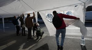 Postavljanje šatora u Beogradu