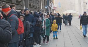 Gužva ispred HNB-a - 2