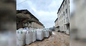 Otpad ilegalno zakopan u prirodi - 2