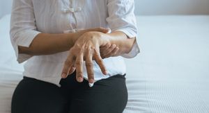 Parkinsonova bolest: Kako nastaje, koji su prvi simptomi i kako se liječi?