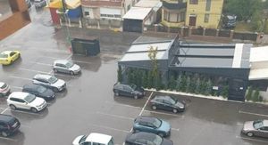 Neobičan detalj na parkiralištu ispred trgovine