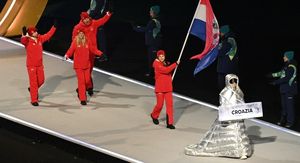 Valentina Aščić je nosila zastavu na otvaranju ZOI 2026