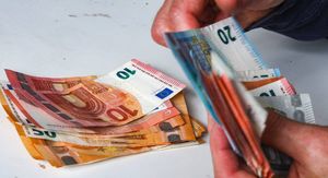 Prosječna plaća za prosinac 1.494 eura, realno viša za 6,3 posto