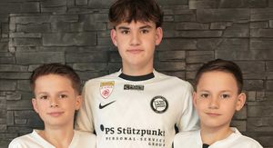 Mate, Lovro i Ante Grgić u dresu Sturma iz Graza