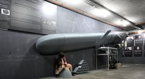 Neobični muzej u podzemlju Berlina: Posjetitelji na nišanu ruskih dronova i raketa