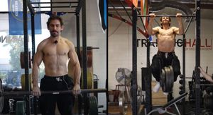 Bodybuilder i kaskader Ben Galper poznat po nadimku Hercules kako vježba