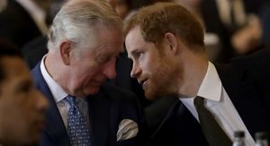 Kralj Charles III. i princ Harry - 3