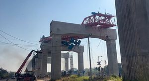 Dizalica pala na vlak