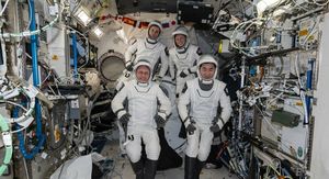 Mike Fincke, Oleg Platonov, Zena Cardman i Kimiya Yui