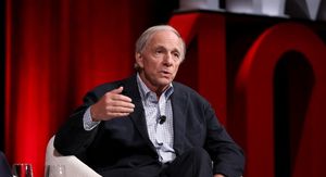 Milijarder Ray Dalio upozorava: Trump bi mogao pokrenuti globalni rat kapitala