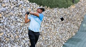Golfer i slika nestale loptice