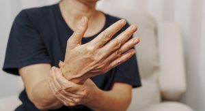 Nova studija otkriva zašto bi žene s Parkinsonovom bolešću trebale biti pod posebnim nadzorom