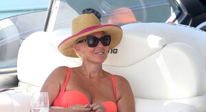 Lepa Brena
