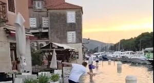 More preplavilo ulice na Hvaru