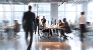 “Office air” teorija s TikToka: Može li uredski zrak doista uništiti kožu i kosu?